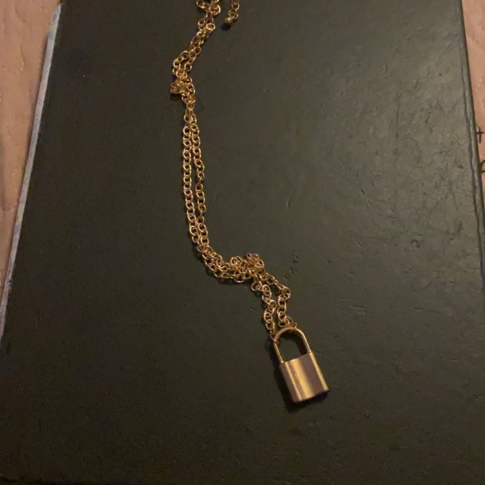 NWOT lock necklace